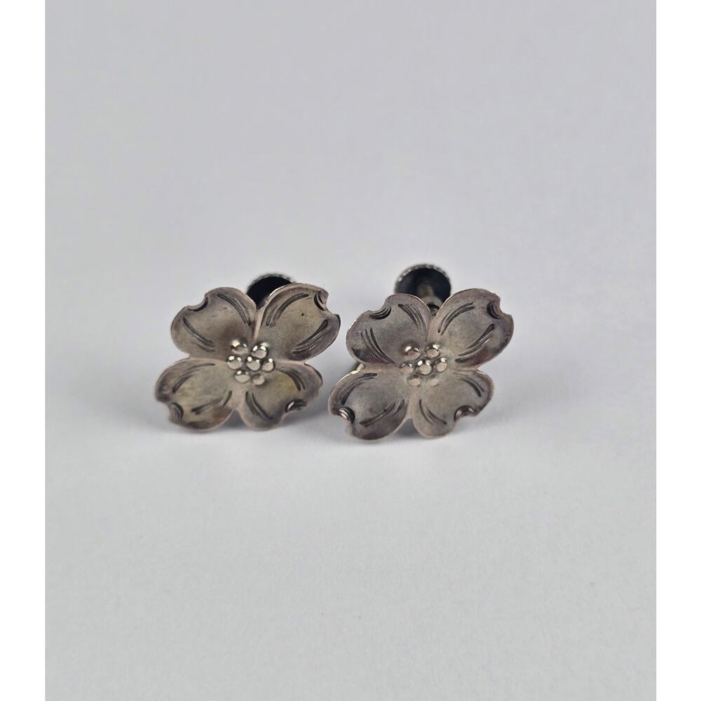 Vintage Stuart Nye 925 Sterling Silver Dogwood Flower Clip-on Earrings